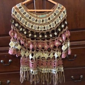 Humming crocheted top with fringe bottom, size M, light brown, tan, pink